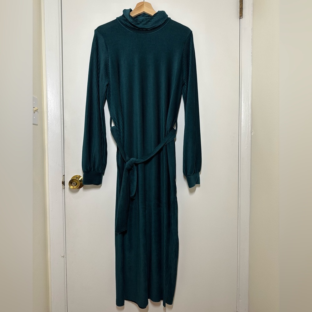 MISS SELFRIDGE Emerald Green Velvet Midi Dress
